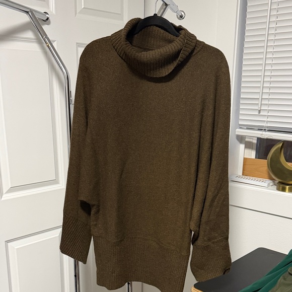 mercer & madison Sweaters - Mercer & Madison Olive Knit Sweater